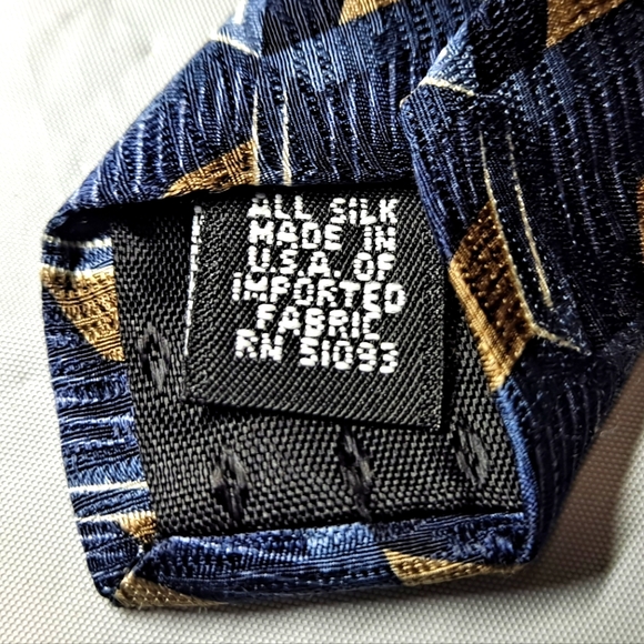 Croft & Barrow 💯 Silk Designer Necktie 58" x 4" Blue/Gold Herringbone Luxury - Picture 5 of 9